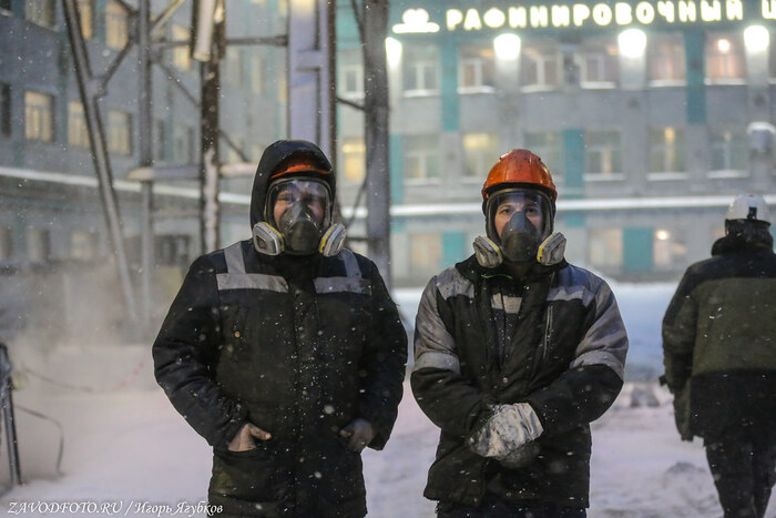Из серии «Именно они делают Россию великой» - снято мной в Рафинировочном цехе Кольской ГМК