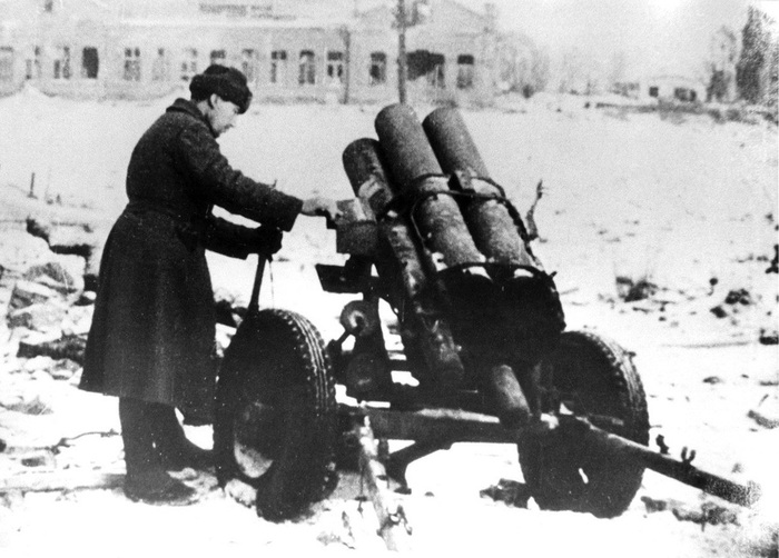 �������������� ������� ����� ������� ��������� �������������� ���������� 150‑�� ������� ������������� (15‑cm Nb.W 41). ��� ����� ������ �� ����� �� ��� ��������, �� �������� ��� ��������. ������ 1943 �., �. ������� ����.