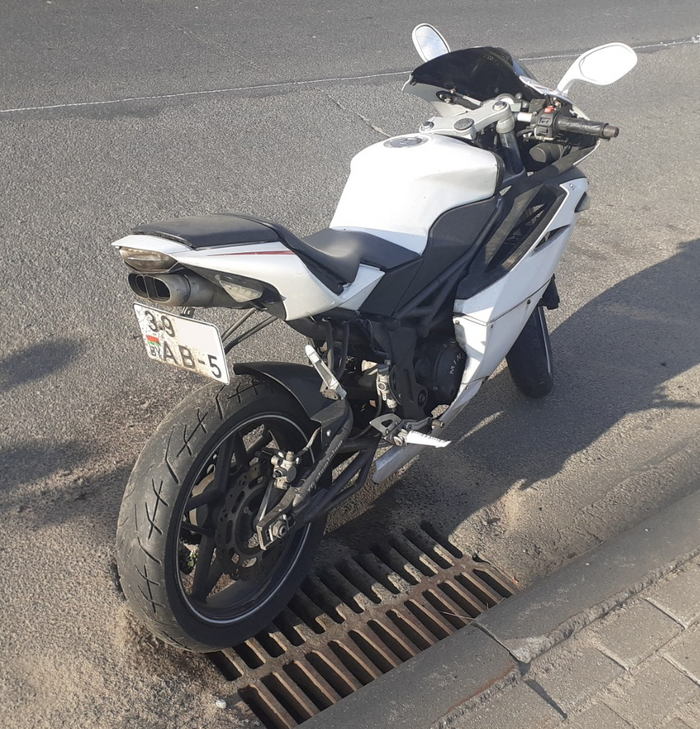 Часть номера закрыл, хозяин думаю узнает