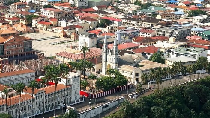 Столица Экваториально Гвинеи - город Малабо. Такой вот небольшой кусочек испанского колорита в непосредственной близости от сердца Африки