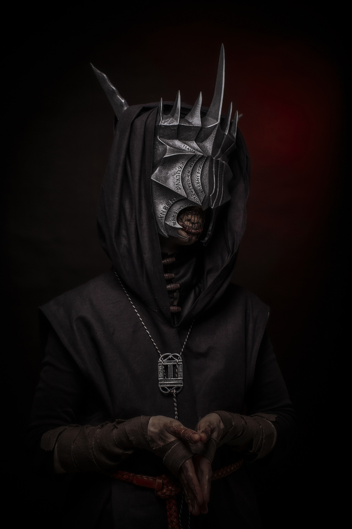 Шлем Саурона (Sauron Helmet)