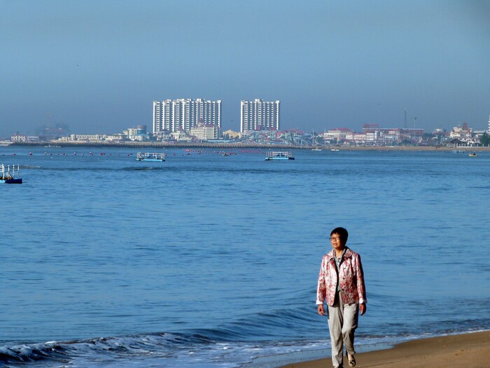 Древняя резиденция китайских императоров династии Цинь - небольшой городок (2 млн. чел. населения) на берегу Желтого моря Циньхуандао