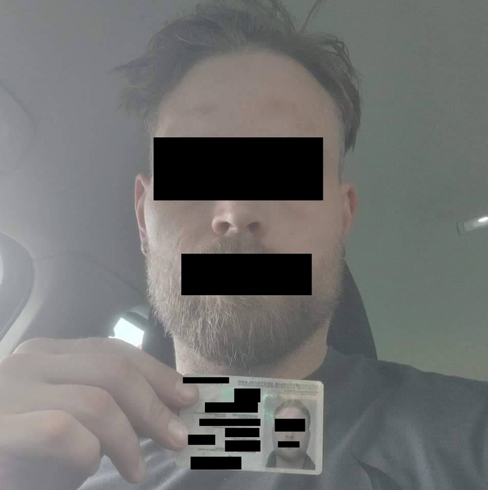 Еще и себяшку с ней