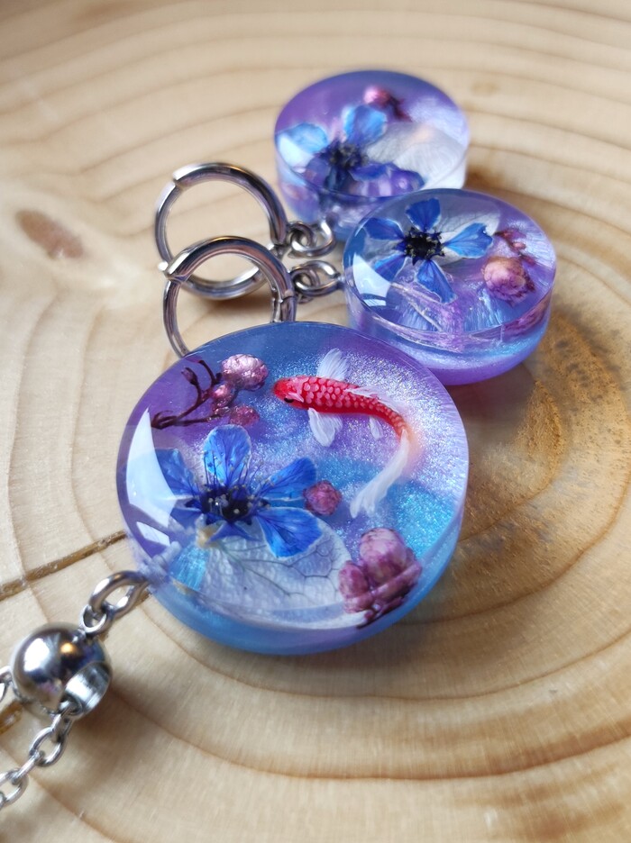 Рыбов показываем Эпоксидная смола, Украшения из эпоксидной смолы, Ручная работа, Своими руками, Рукоделие без процесса, Украшение, Рукоделие, Пятничный тег моё, Видео, Без звука, Вертикальное видео, Длиннопост