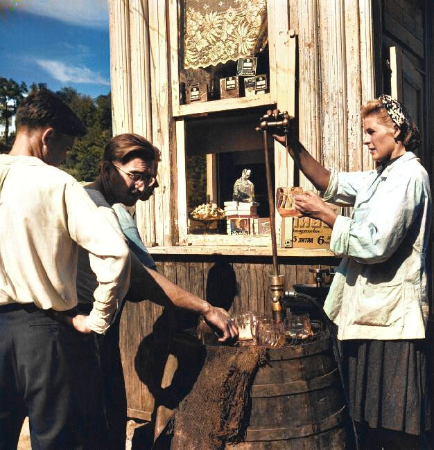 Советский союз «под градусом». Интересные раскрашенные фотографии на пивную тематику Фотография, Колоризация, Пиво, Сделано в СССР, СССР, 1960, 1970, 1980, Длиннопост