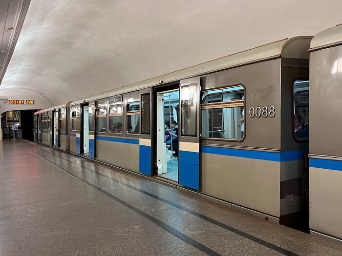 ""  81-740   " "    2022 .  : <!--noindex--><a href="https://pikabu.ru/story/moskovskiy_metropoliten__samyie_nekomfortnyie_poezda_dlya_passazhirov_11574606?u=https%3A%2F%2Ftransphoto.org&t=https%3A%2F%2Ftransphoto.org&h=ac7c150d13708c04b8c14c2eb8e6742bdfd80dcf" title="https://transphoto.org" target="_blank" rel="nofollow noopener">https://transphoto.org</a><!--/noindex-->