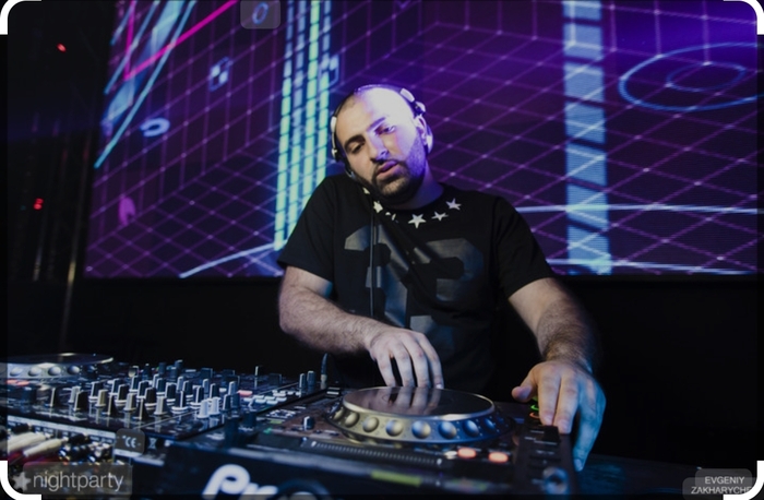 Помогите найти трек. DJ Armilov. Pico