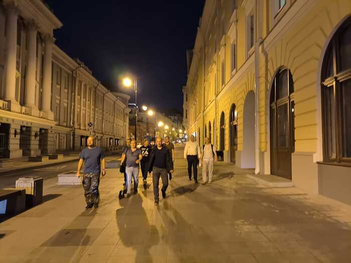 Четкость этой фотографии примерно отражает четкость нашего зрения той ночью