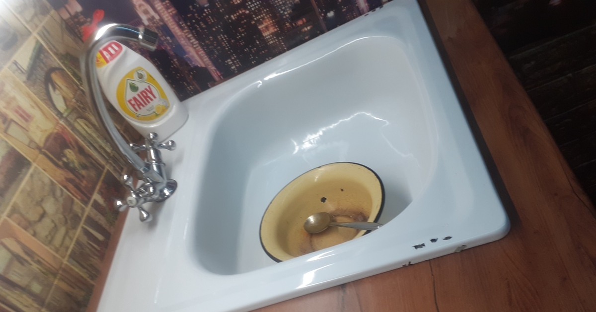 Подскажите чем можно загерметизировать щели на раковине? | Пикабу