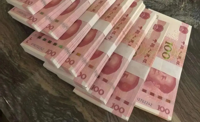 �������� ���� ����� ������ � ��. �� ������� �� �� ����� �� ����� ����������� 10000 USD �� ��������.