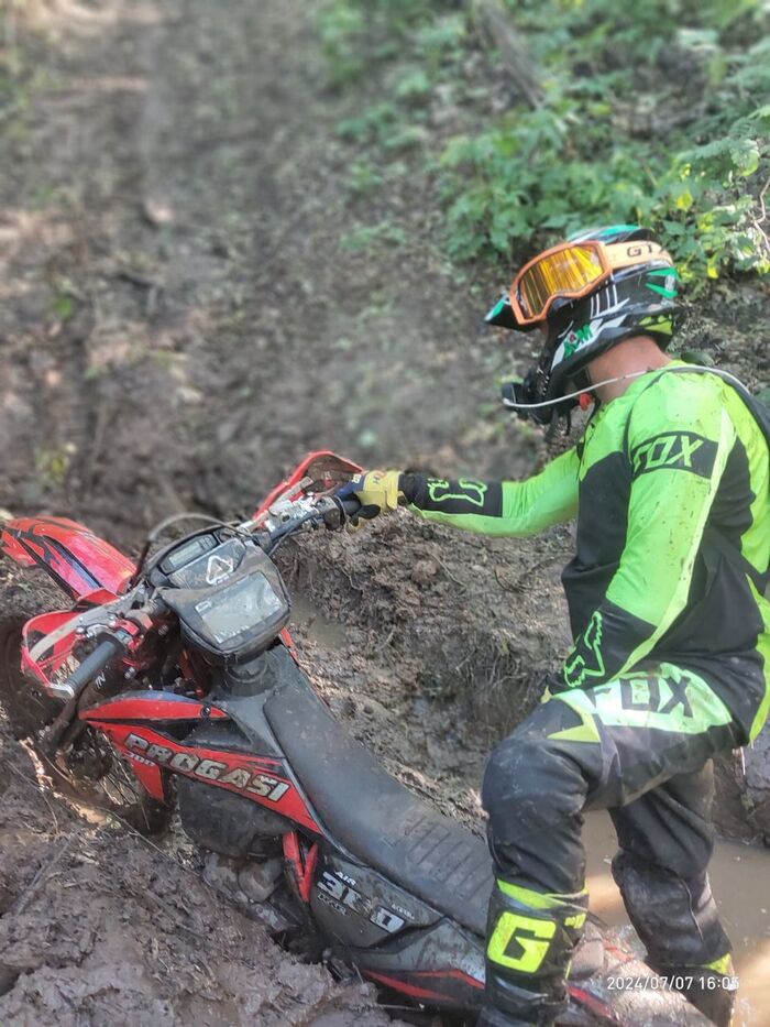 Небольшие покатушки мужа)