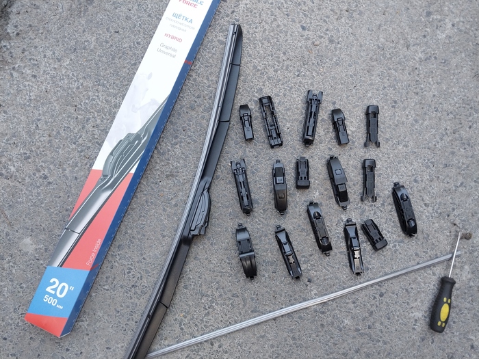 Лишние запчасти от дворников...