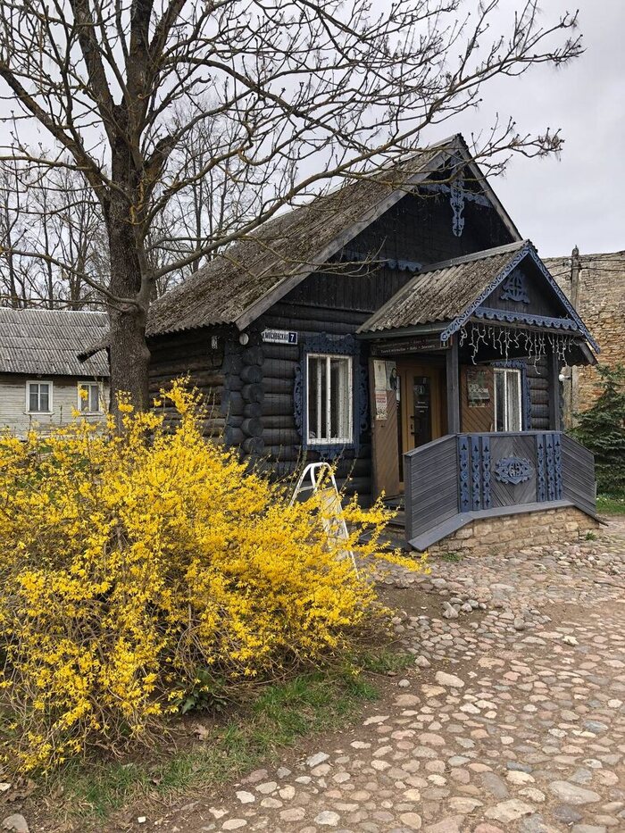 Прекрасный домик с сувенирами