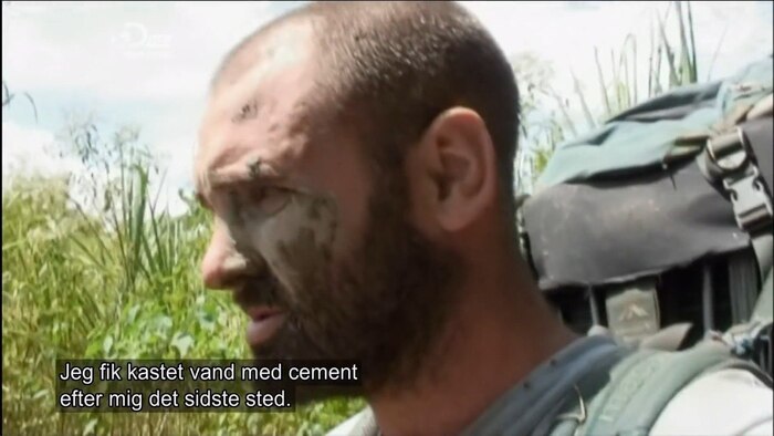 Эда облили цементом и водой