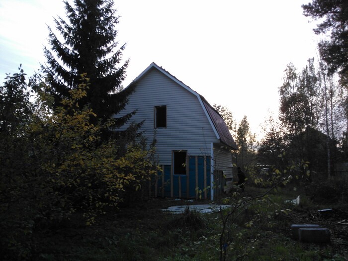 Демонтаж старого дома.