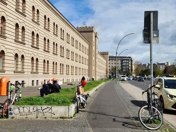 Любовь к шаурме объединяет самых разных людей