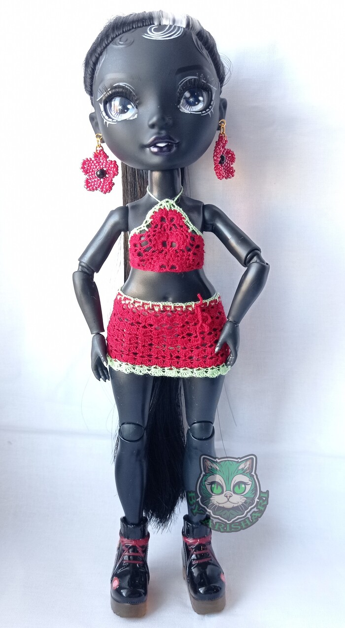 Shanelle Onyx �� ����� ����� Rainbow High. ��� � ����. ������� ���� 40/2, ������ 0,5 ��, ������� ���� ����� - S-�������� ������. ������ - ����� TOHO 15, ������ - 4 ��.