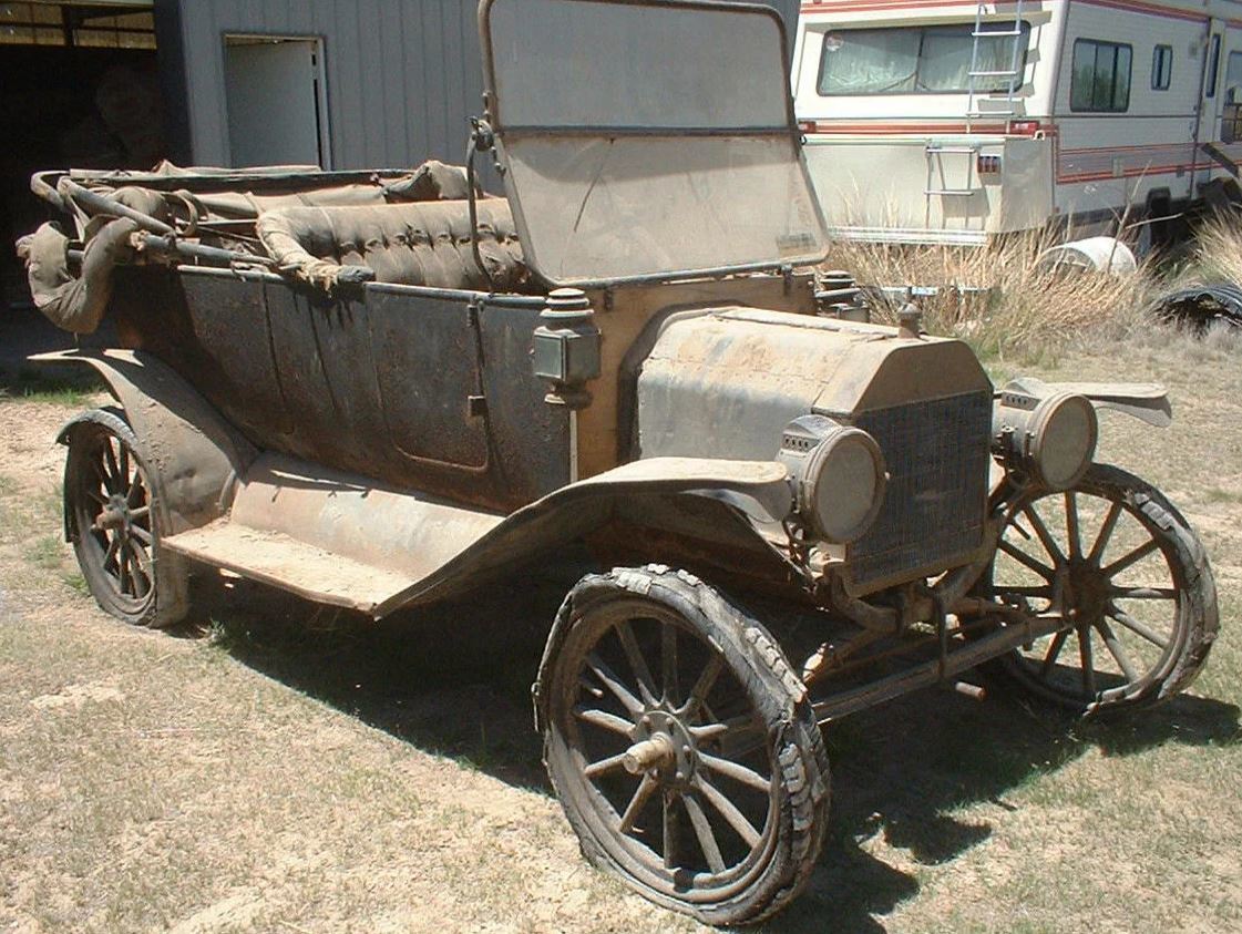 В амбаре нашли Ford Model T, который старше меня в 3 раза! Ему больше 100  лет! | Пикабу