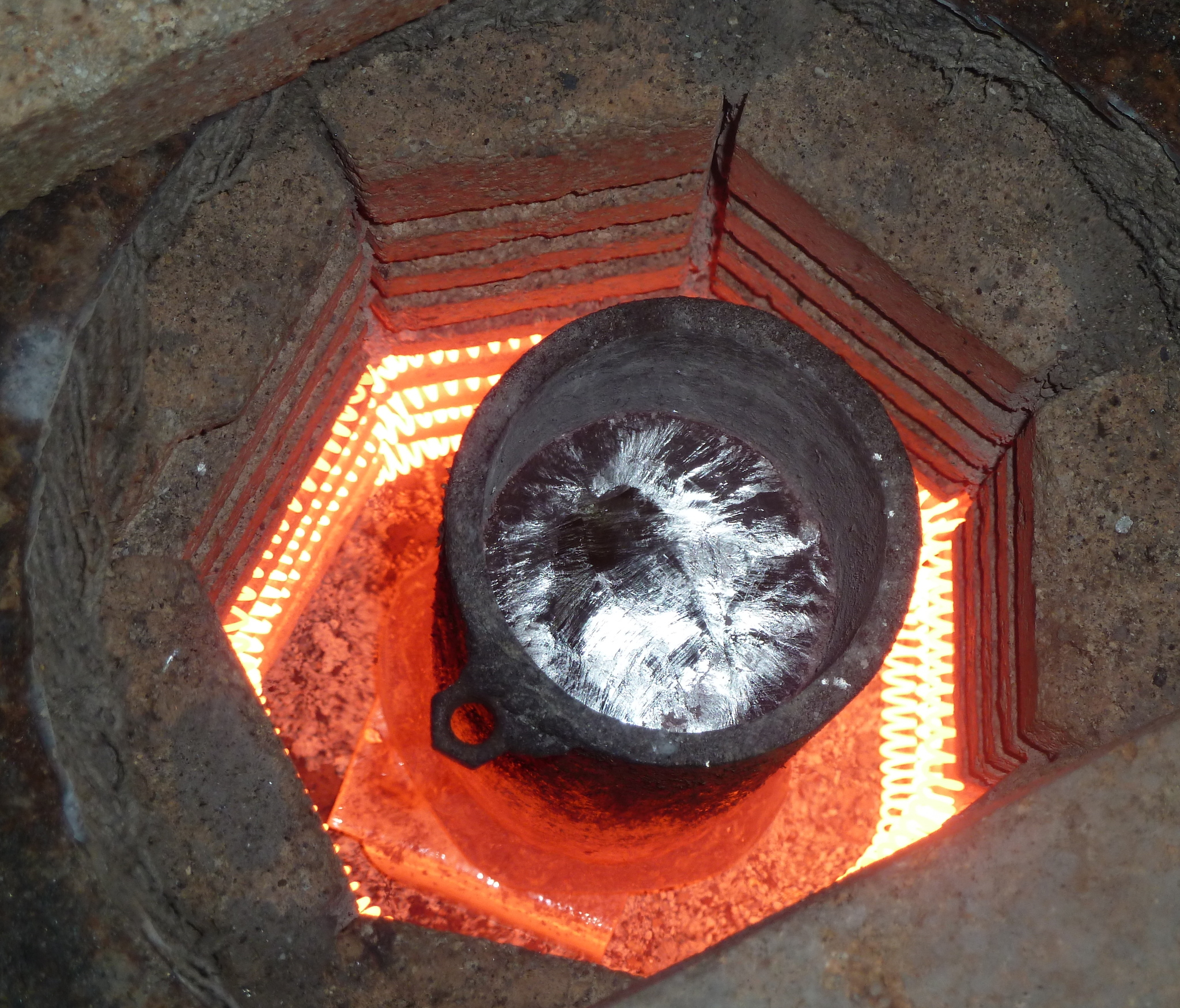 Среднечастотная индукционная плавильная печь 70 кВт