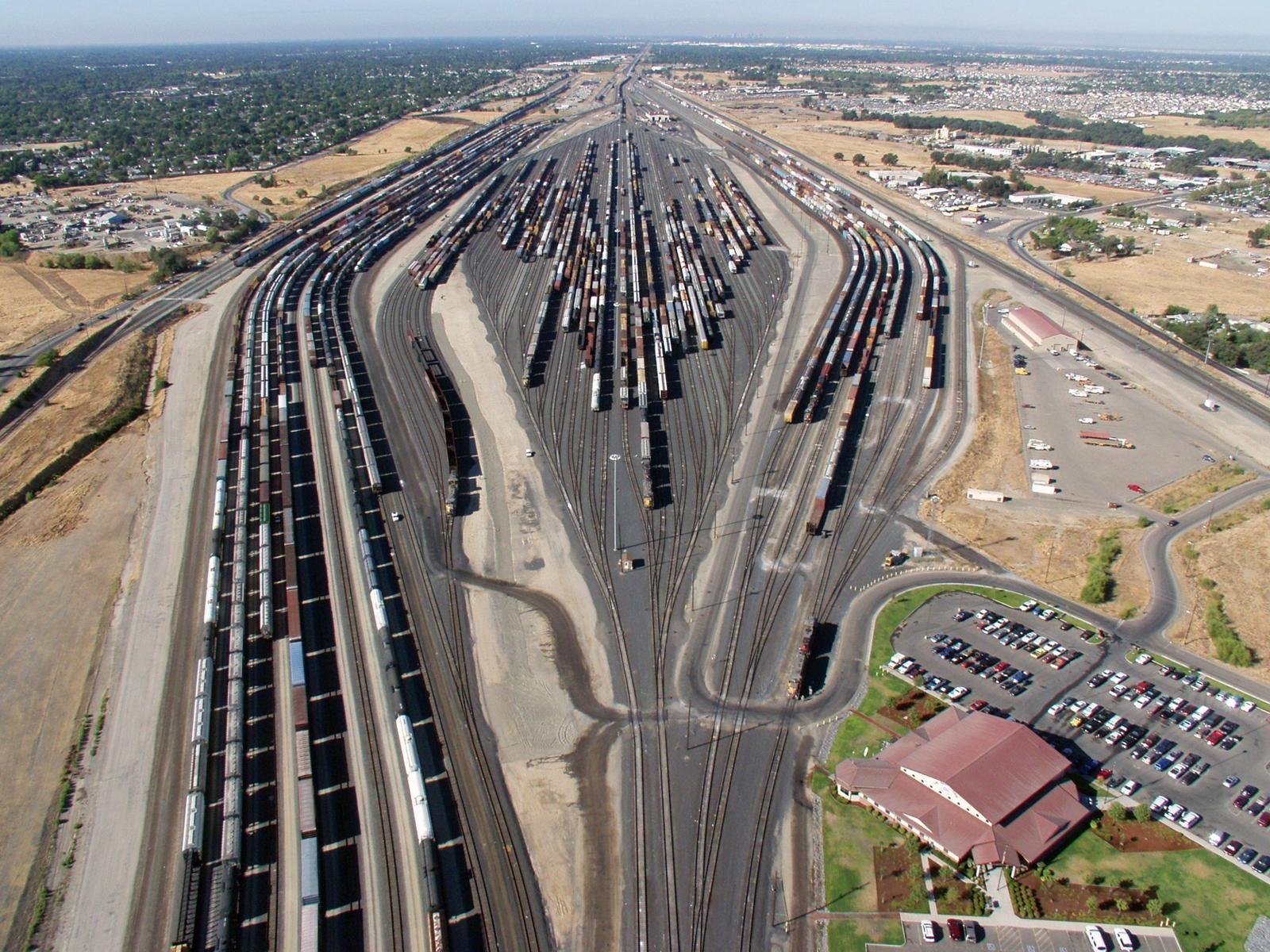 Большая станция. Сортировочная станция Bailey Yard. Бейли ярд станция. ЖД станция Бейли ярд. Сортировочная станция машен.