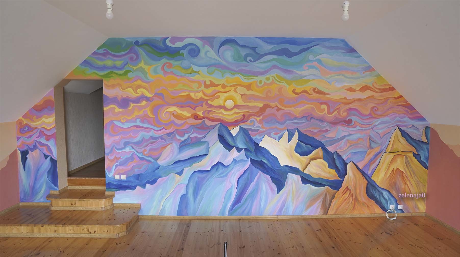Горы нарисованные на стене