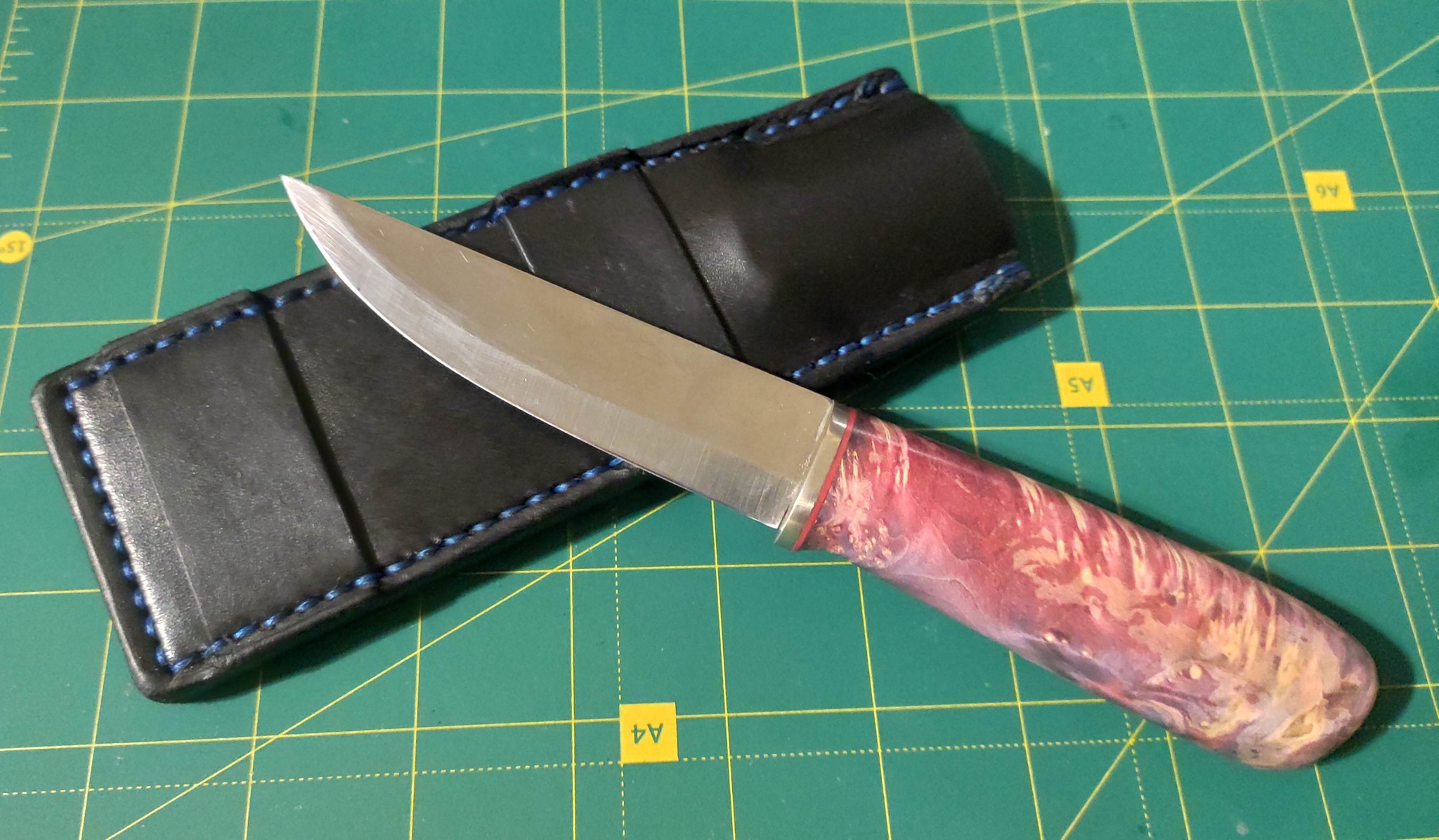 Мелкий ножик для друга | Пикабу