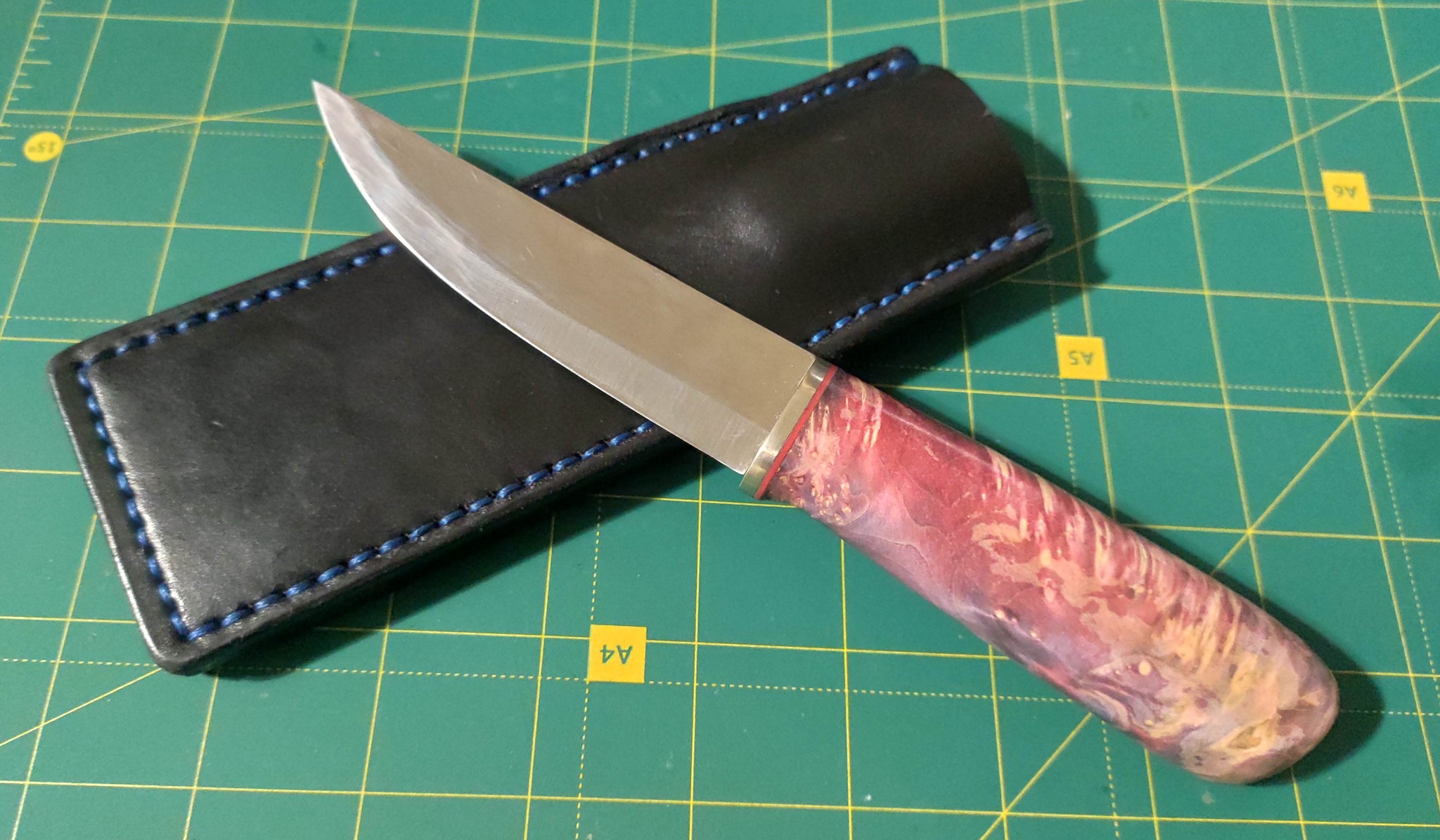 Мелкий ножик для друга | Пикабу