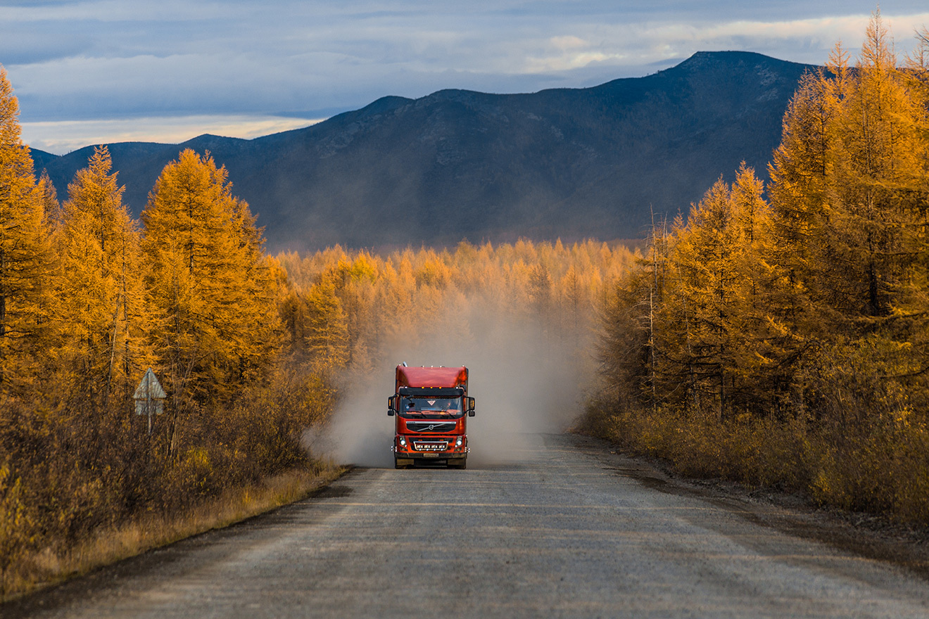 Мен жолдасымды купеде трассам Мен жолдасымды купеде трассам