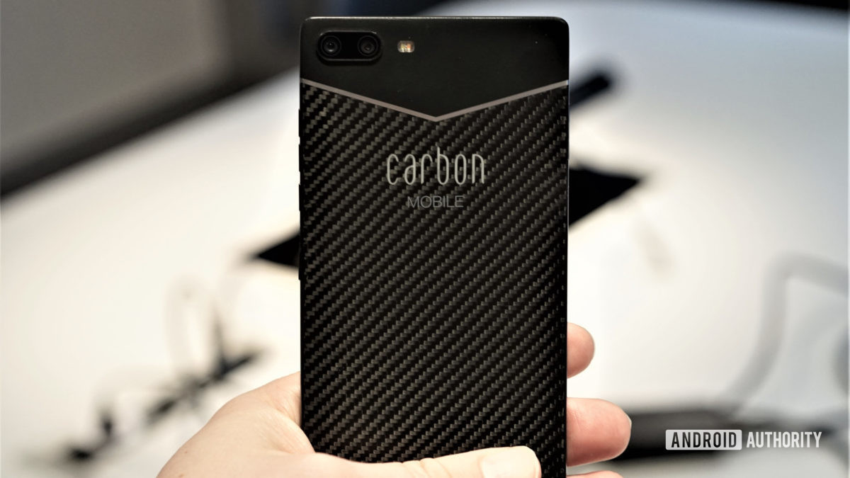 Carbon 1 Mark II — первый в мире смартфон из углепластика | Пикабу