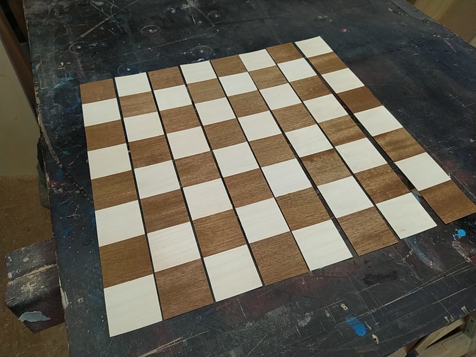 Публикация «Изготовление доски для игры в шашки и шахматы, Мастер-класс» размещена в разделах