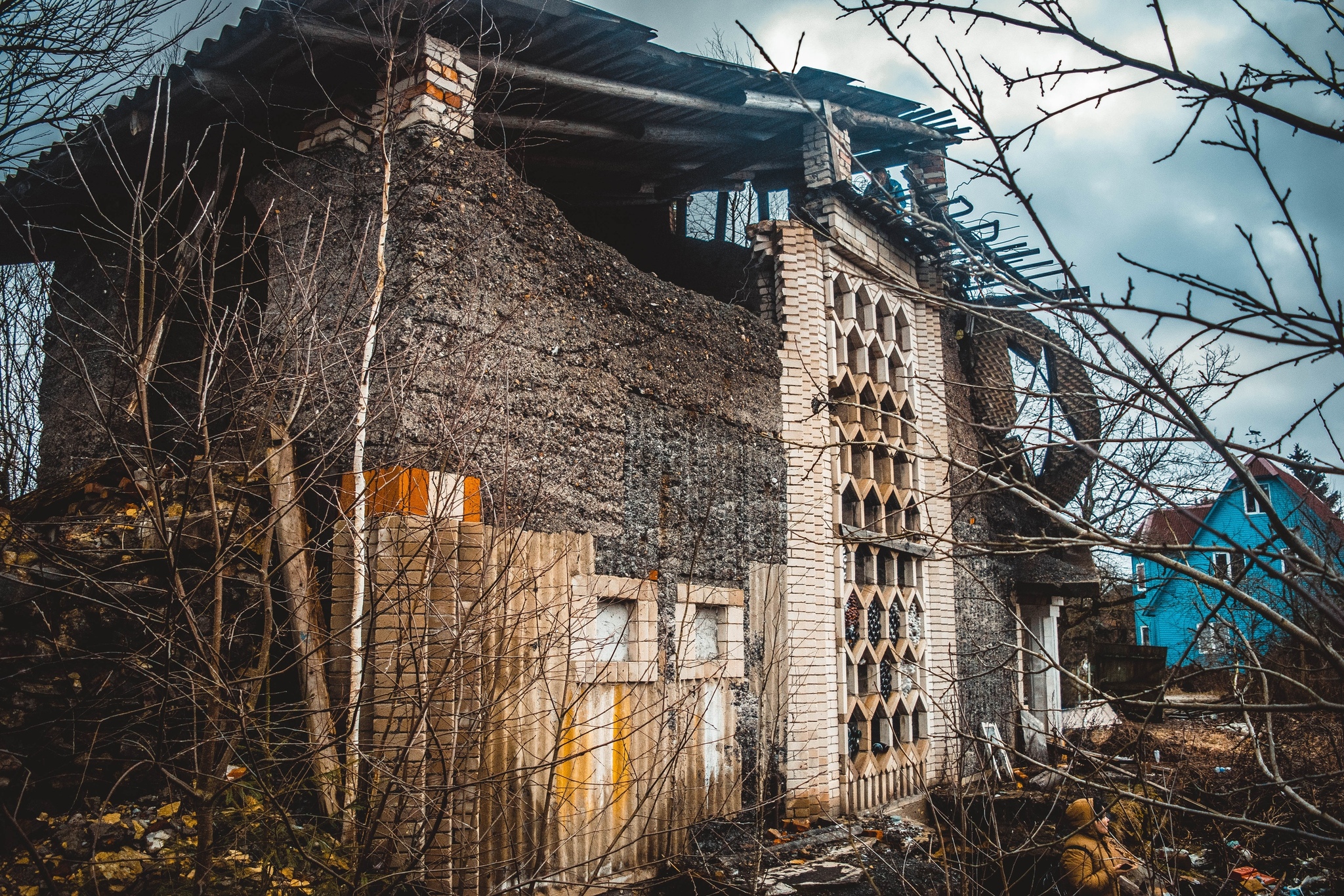 Космический дом с шаром на крыше | Пикабу