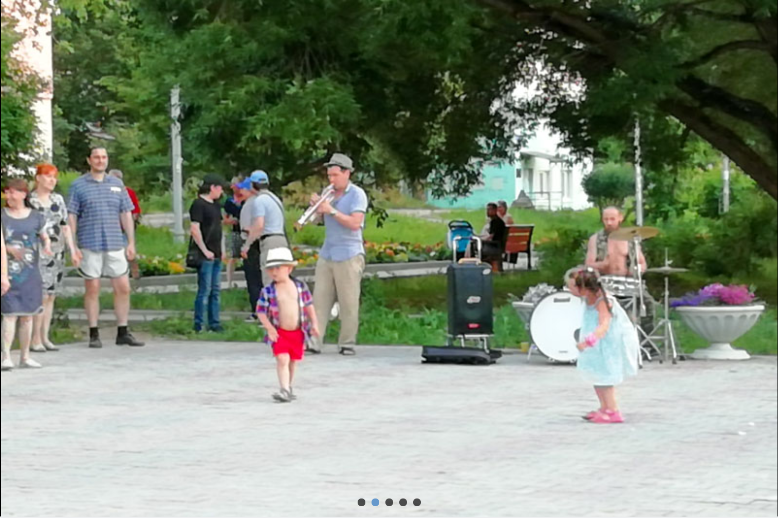 День города Добрянка Пермского края. Жизнь то продолжается! Позитивчик! |  Пикабу