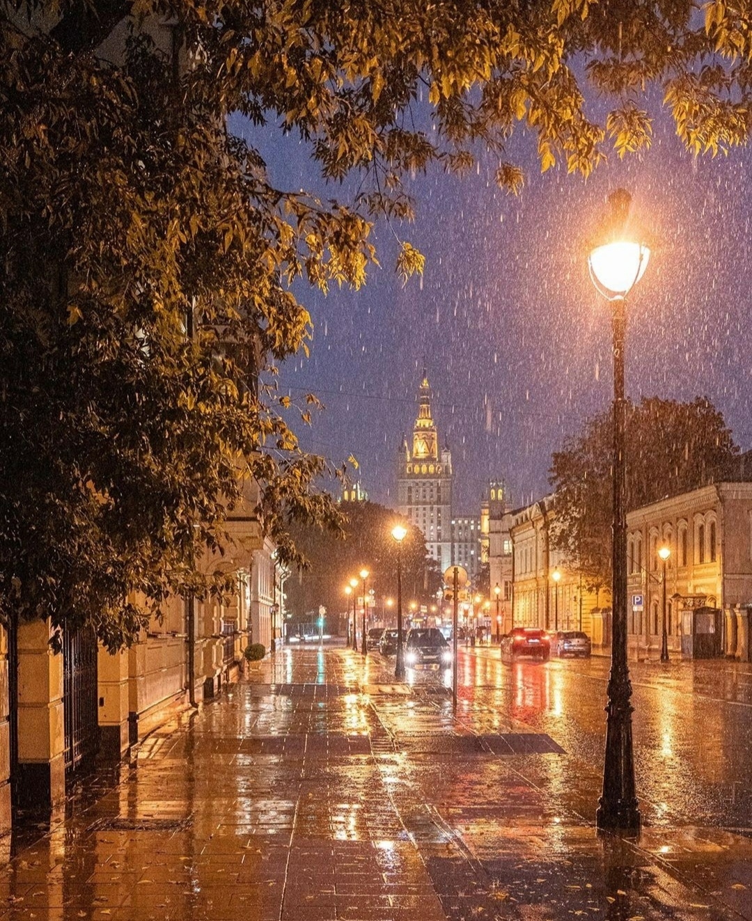 Дождливый вечер в Москве | Пикабу