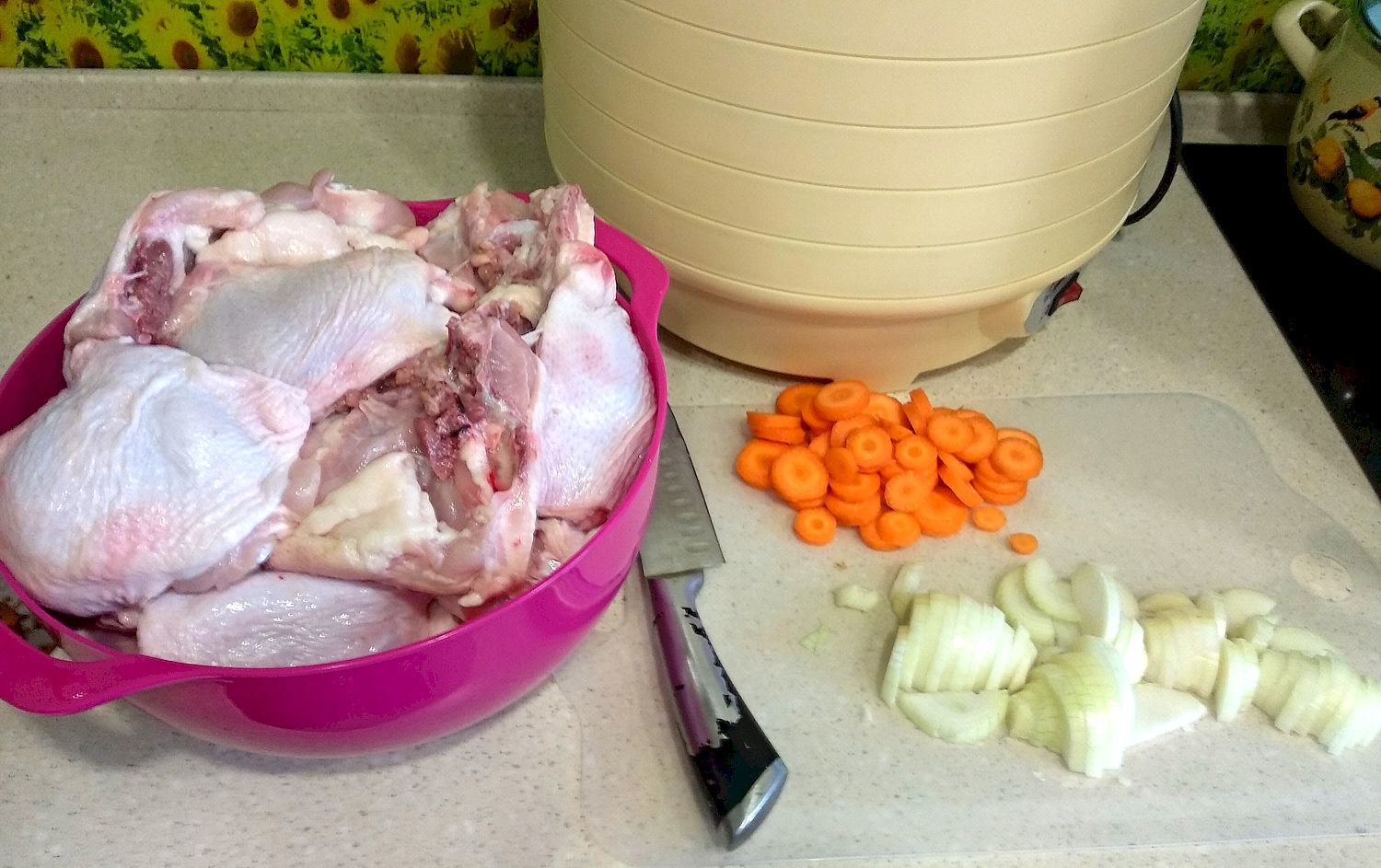 Как выпотрошить курицу домашнюю тушенку