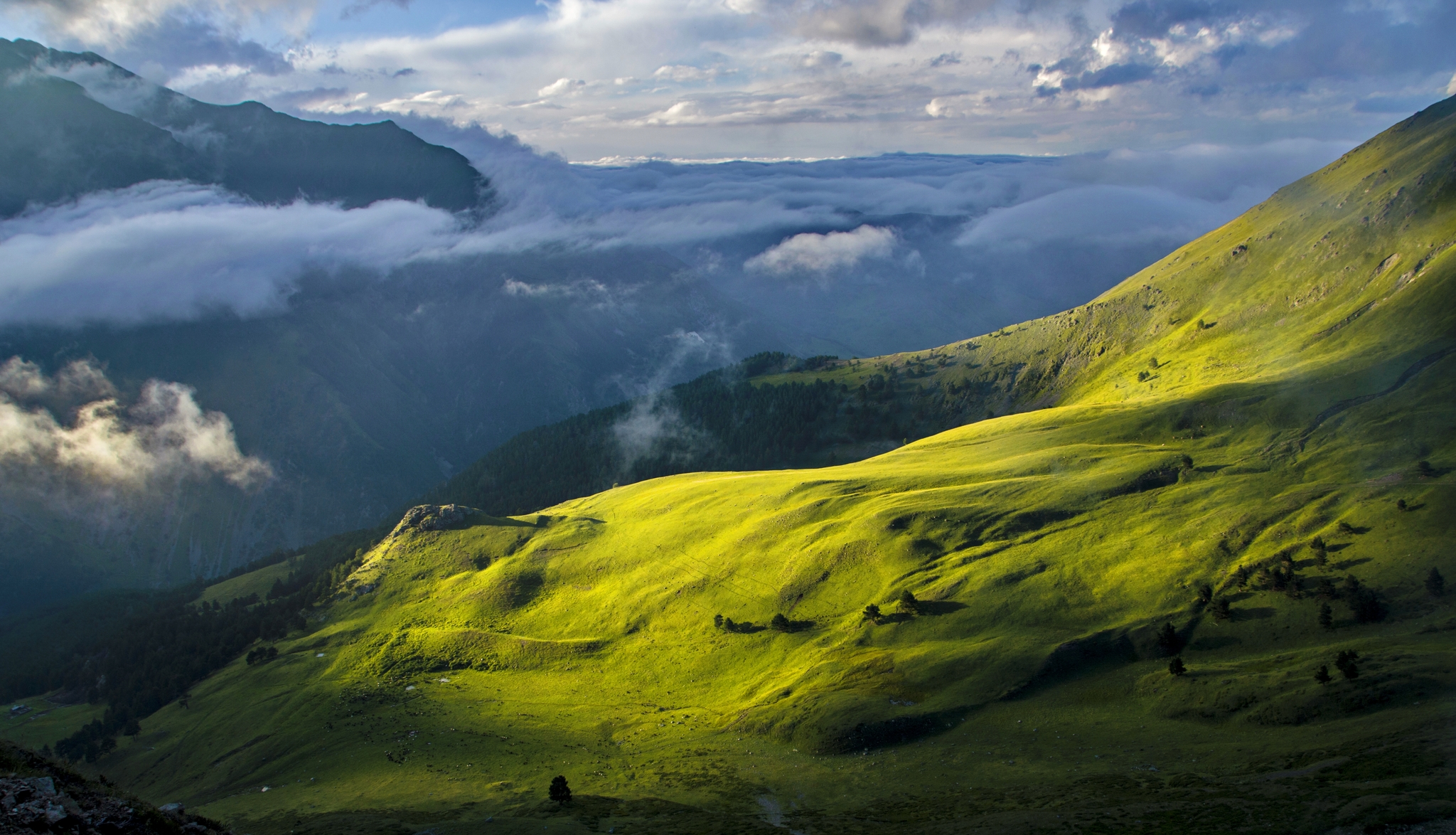 Облака в горах Кавказа