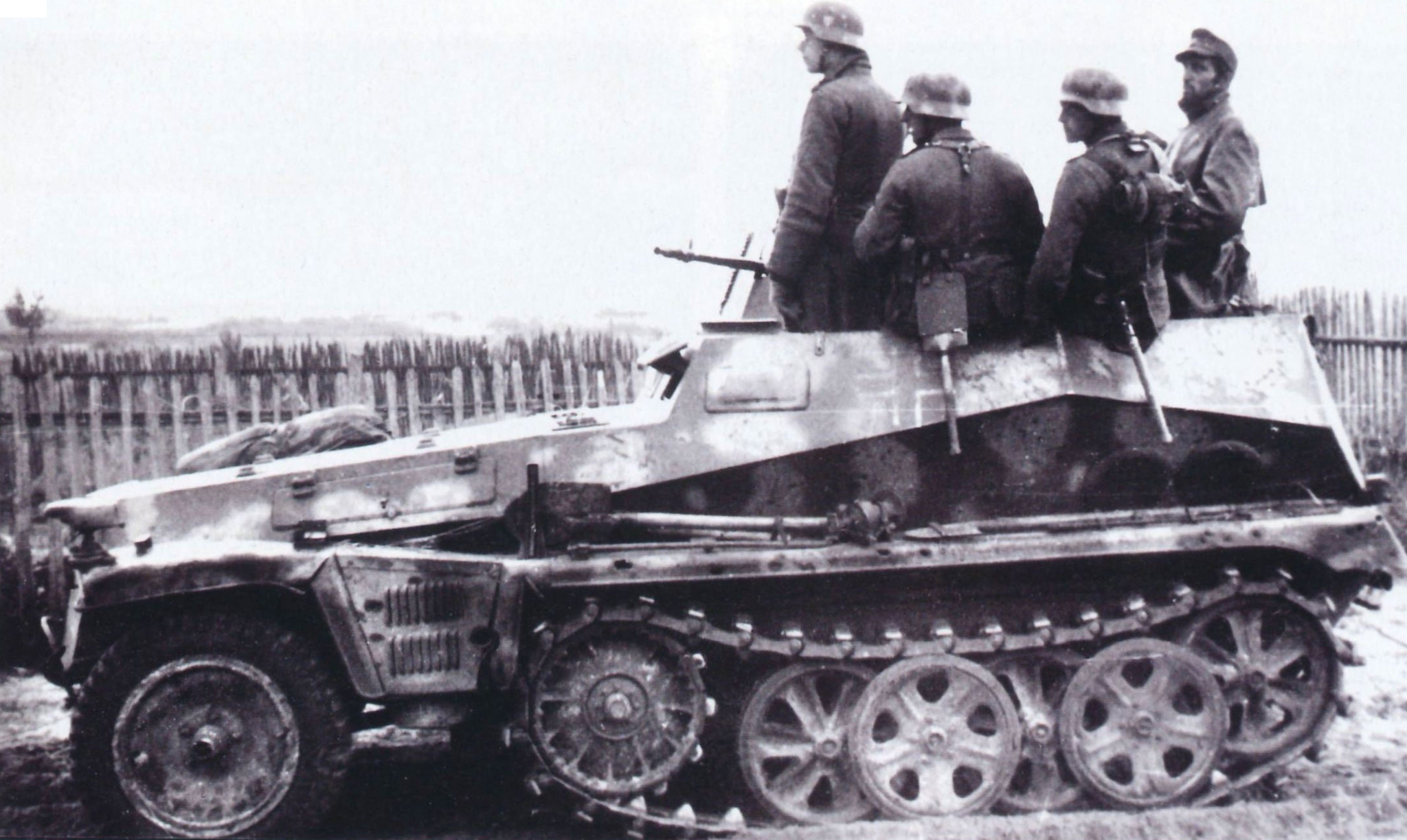 Состав разведывательного батальона танковой дивизии на 1941?