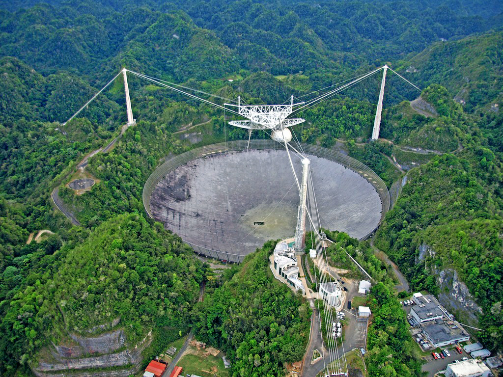 Радиотелескоп Аресибо будет выведен из эксплуатации | Пикабу