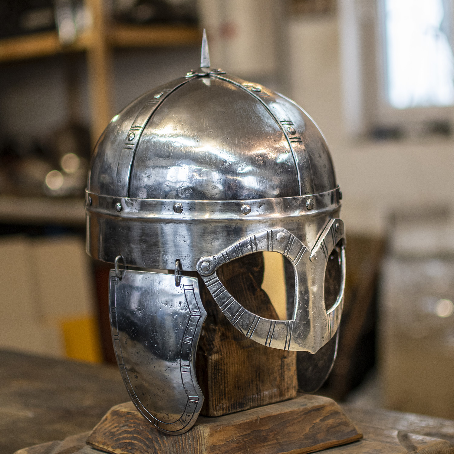 Шлем рыцаря своими руками без затрат в домашних условиях: мастер-класс с фото и видео
