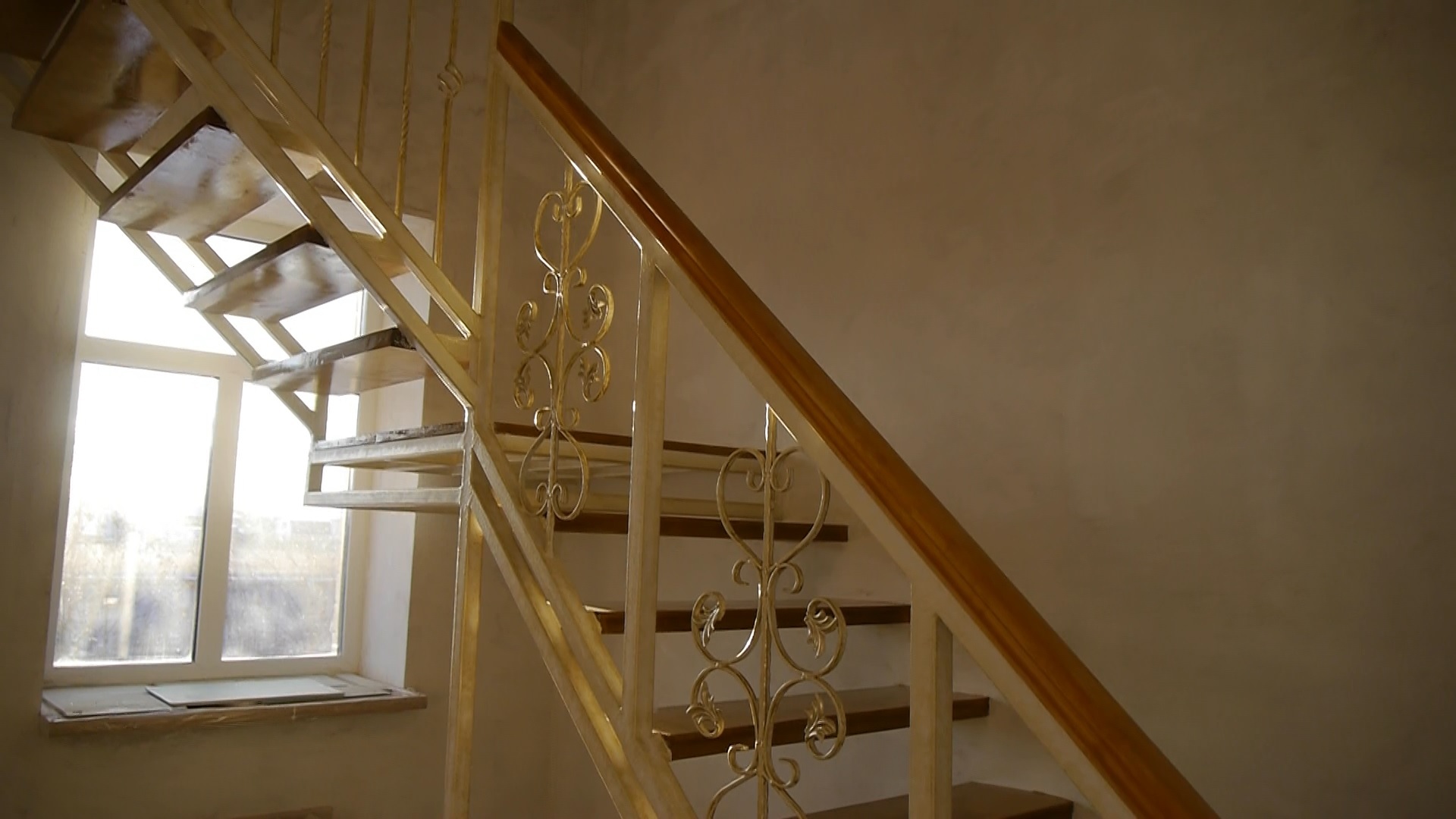 Фото лестниц деревянных на второй этаж в частном доме на заказ в Москве | Лестницы от души