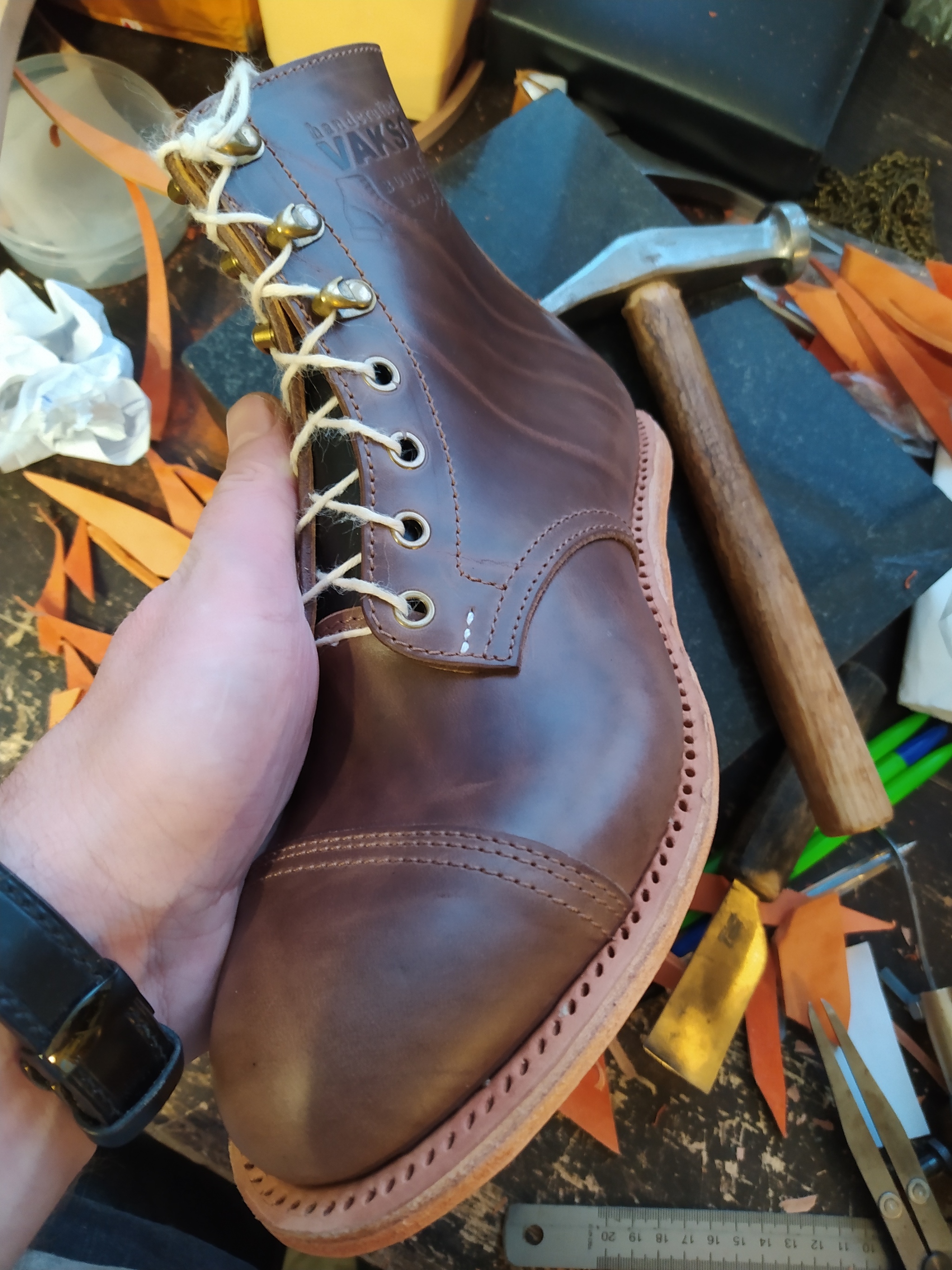 Как шить обувь шилом: мастер-класс для начинающих