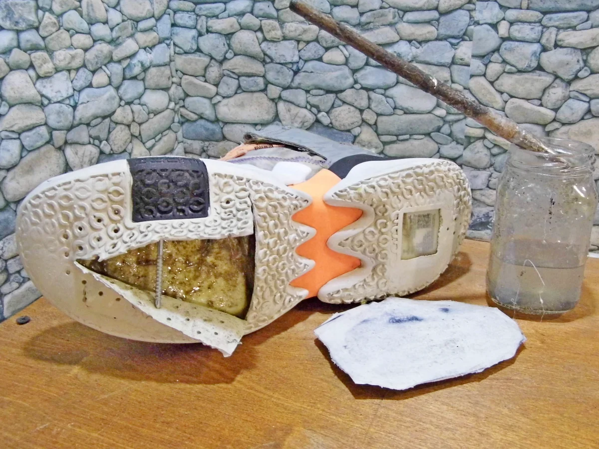 Лопнула подушка в кроссовке - как поступить? | Пикабу