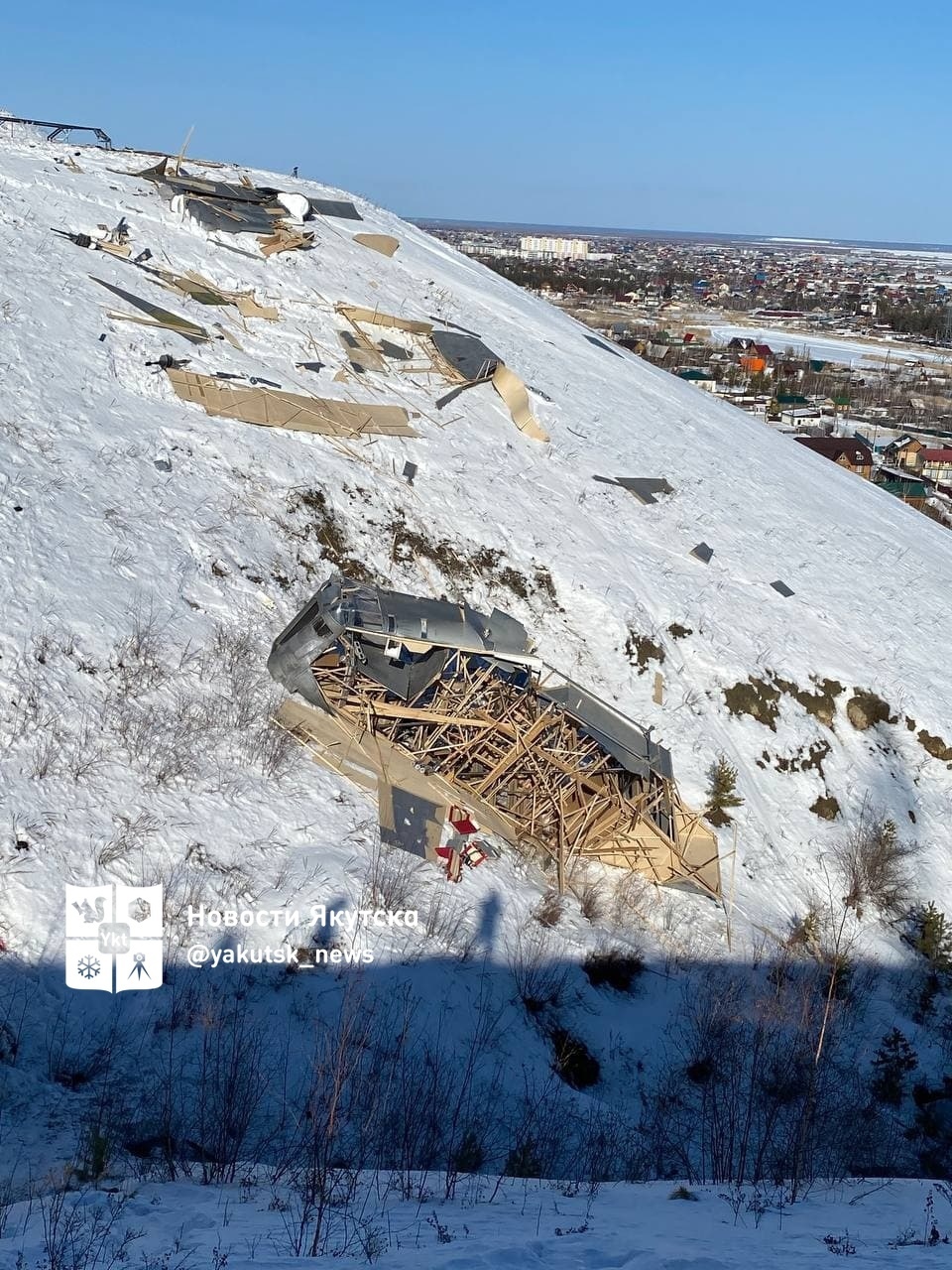 Космический корабль Мандалорца в Якутске был уничтожен силами природы |  Пикабу