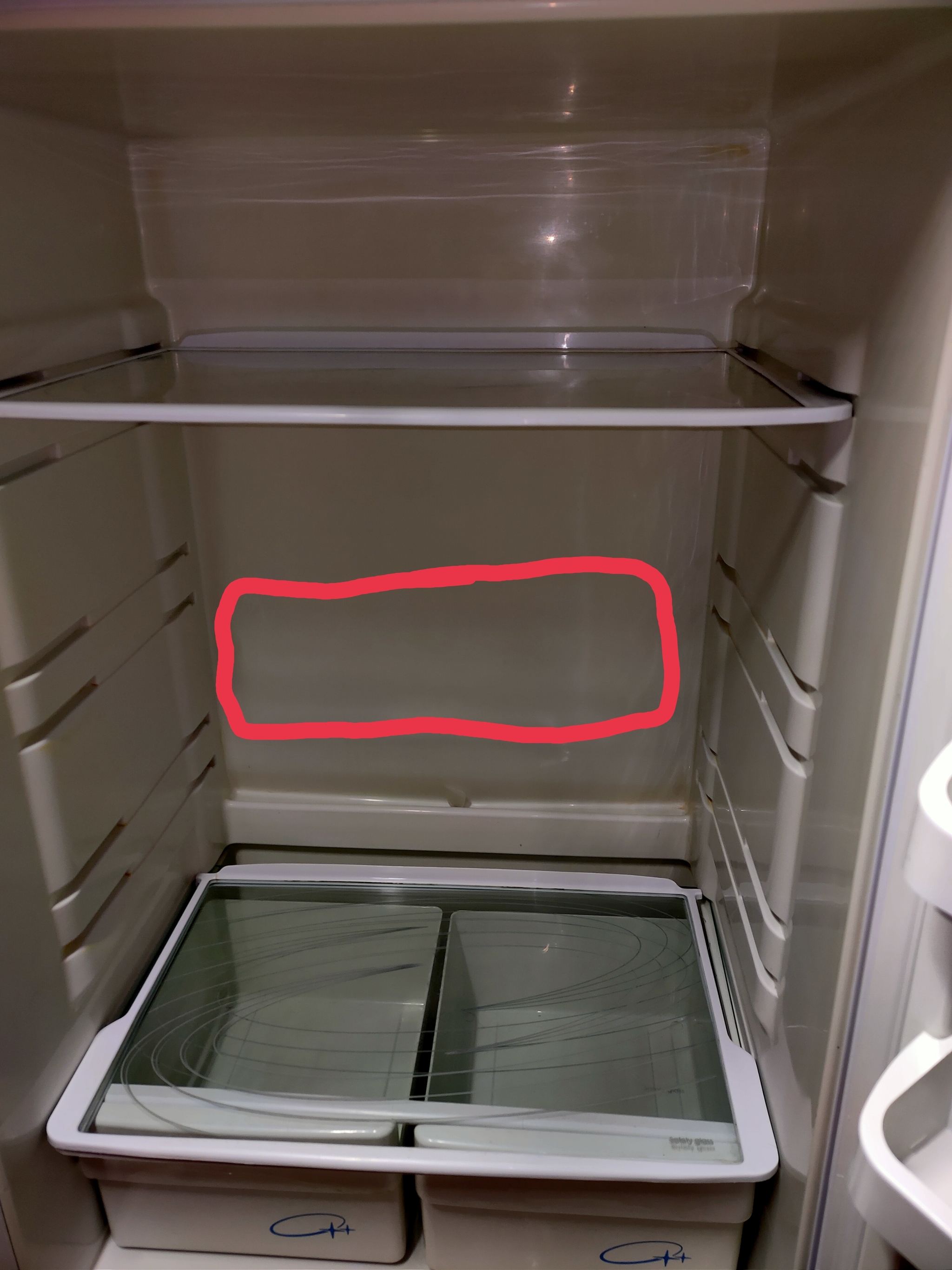 Холодильник Ariston BTS 1614. Холодильник Индезит однокамерный. Hotpoint Ariston встраиваемый холодильник морозилка сверху. Ariston BTS 1614 разбор камеры морозильной.