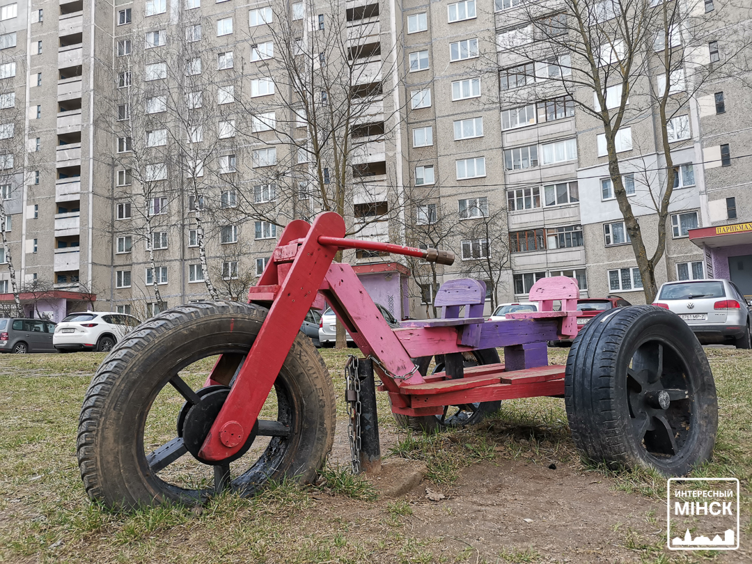 В Серебрянке жильцы дома сами благоустроили свой двор. Смотрите, что  получилось | Пикабу