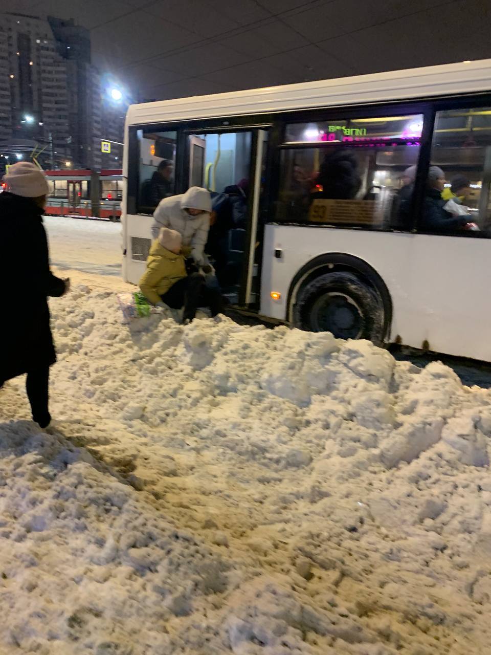 Уборка снега в СПб | Пикабу