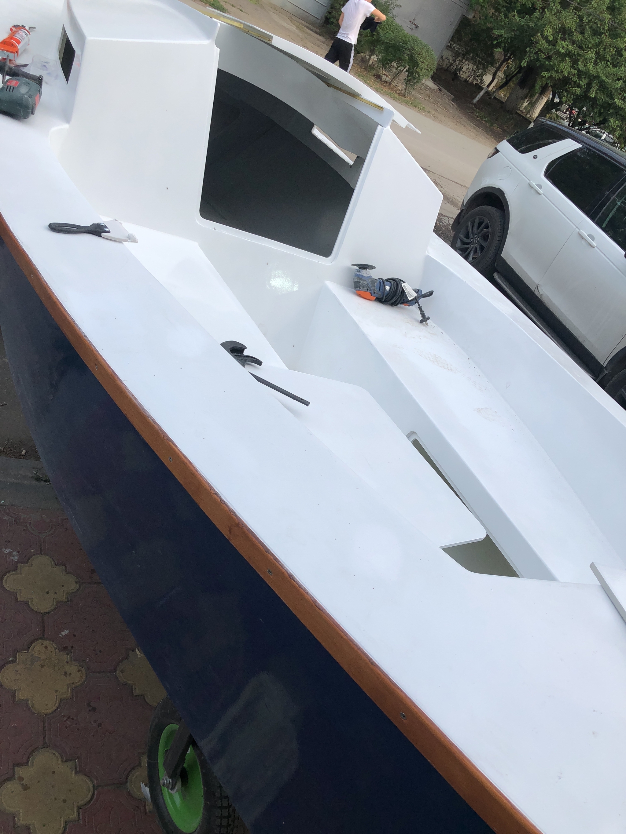 Технические приспособления для модернизации надувной лодки с учетом разных целей