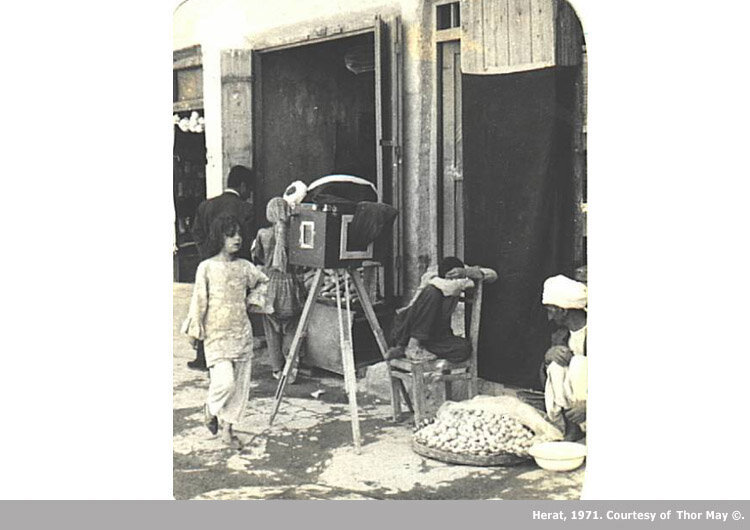 Ұл өзінің сексуалды өгей анасын трахает етті Төсектегі секс көріністері