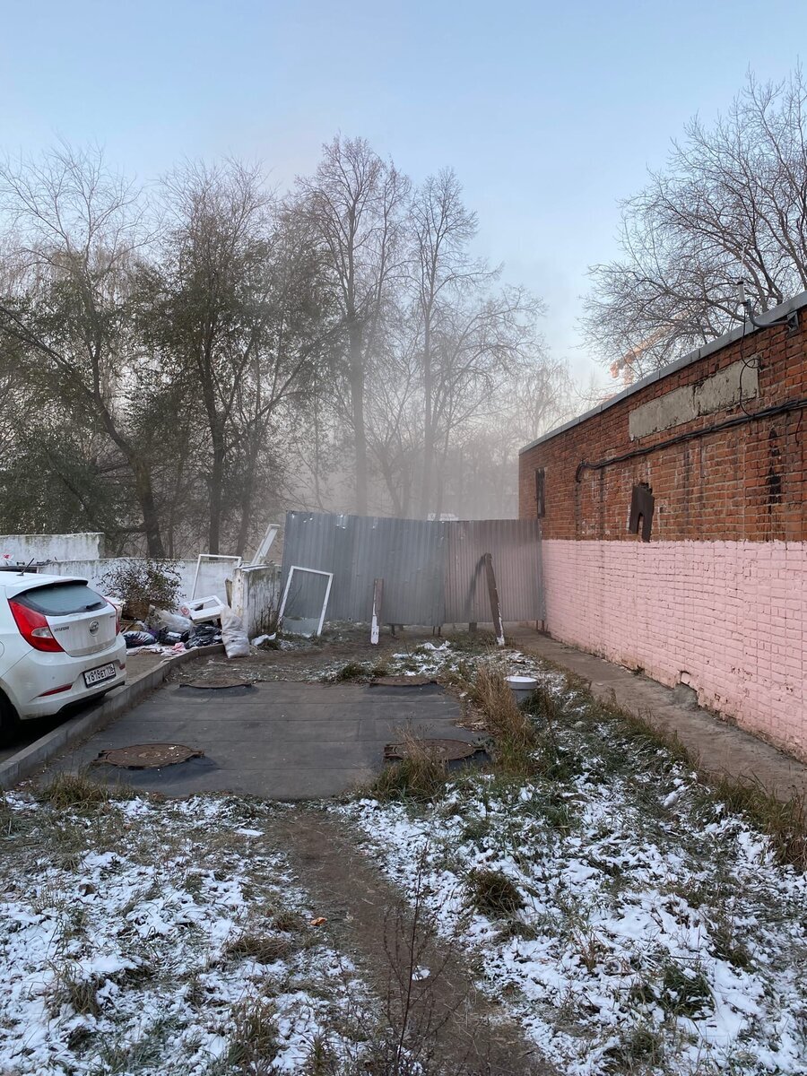 Нашел на помойке фотоальбом с добрыми, советскими фотографиями: девушки,  советские солдаты, быт в СССР | Пикабу