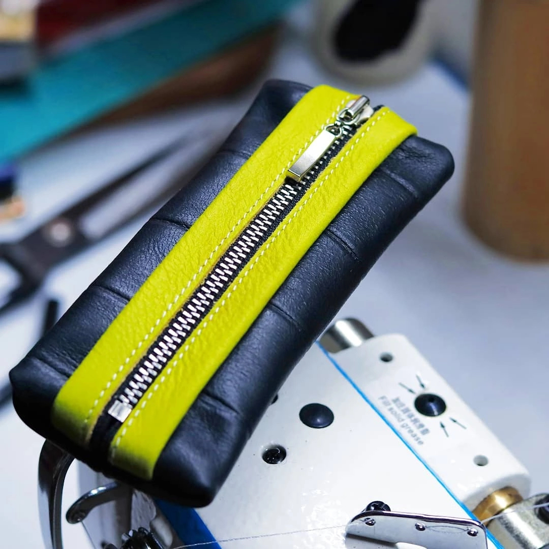 Ключница из кожи. Две полосы по центу кузова | Пикабу