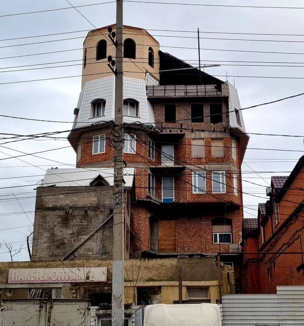 Особняк «Франкенштейн» – яркий экспонат Музея архитектурного безобразия  Махачкалы | Пикабу